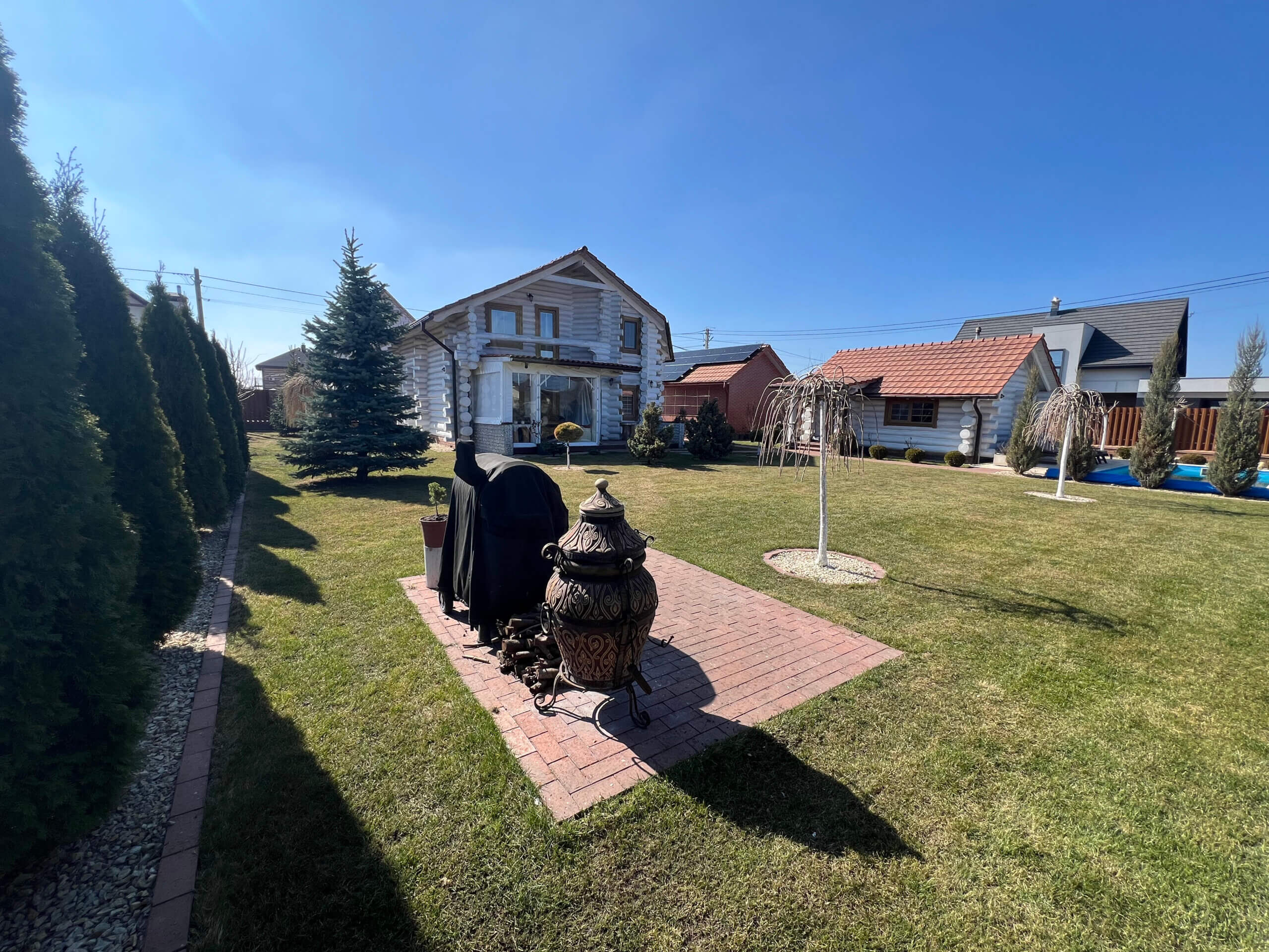 Екологічний будинок з дикого зрубу + баня Екологічний будинок з дикого зрубу + баня